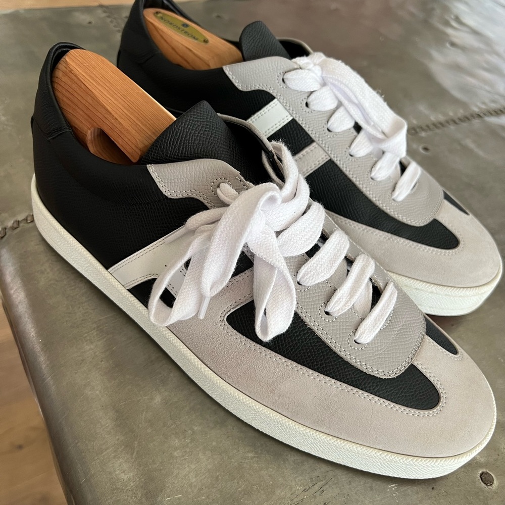 Hermes Boomerang sneaker box included